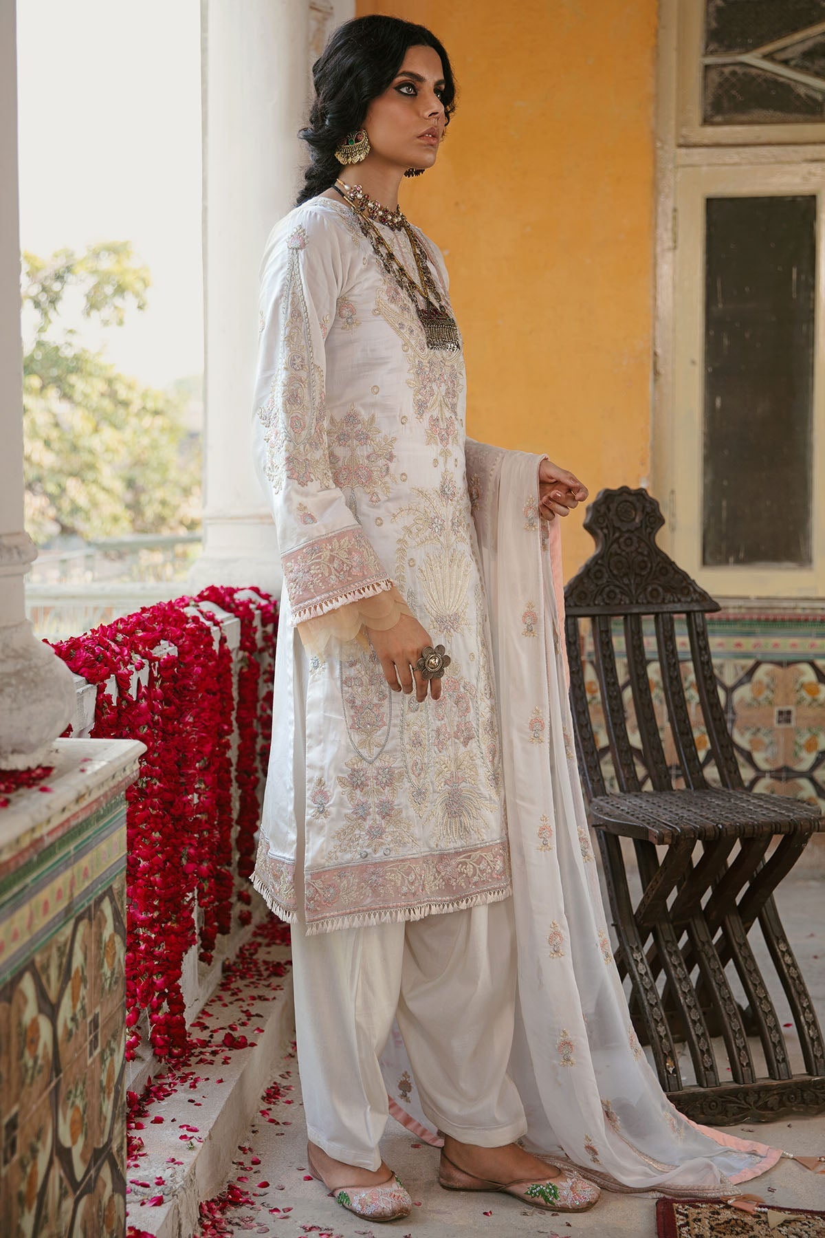 3028-MINHA- B EMBROIDERED COTTON SATIN UNSTITCHED