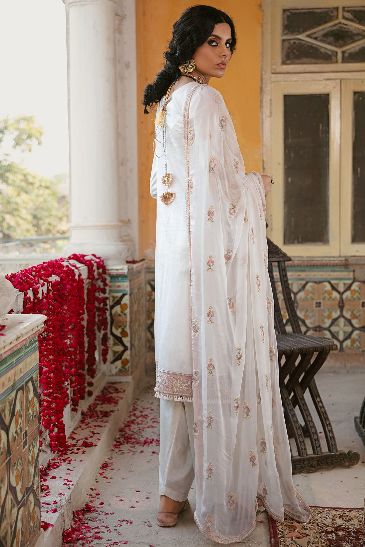 3028-MINHA- B EMBROIDERED COTTON SATIN UNSTITCHED