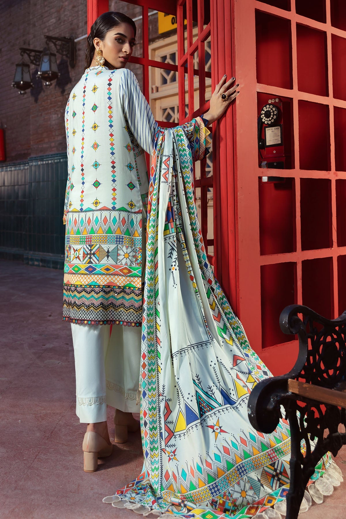 3065-SELENA DIGITAL PRINTED LINEN UNSTITCHED