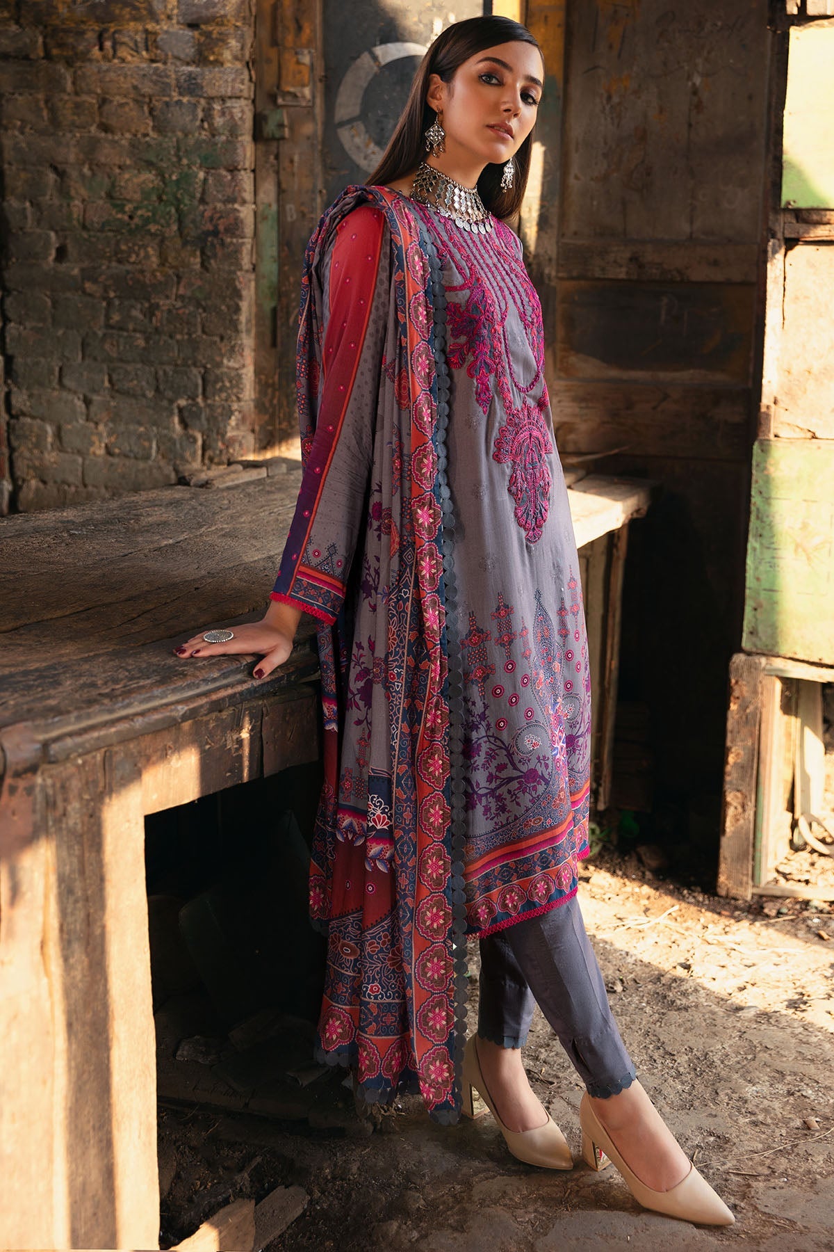 3079-DAZZLING DIGITAL PRINTED LINEN UNSTITCHED