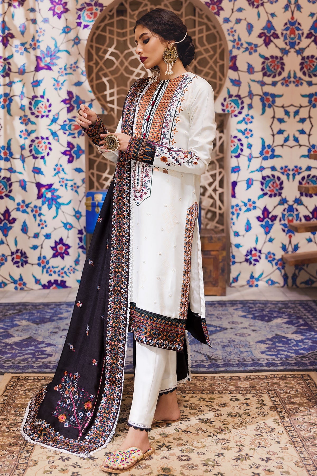 3110-SEVIL DIGITAL PRINTED EMBROIDERED LINEN UNSTITCHED