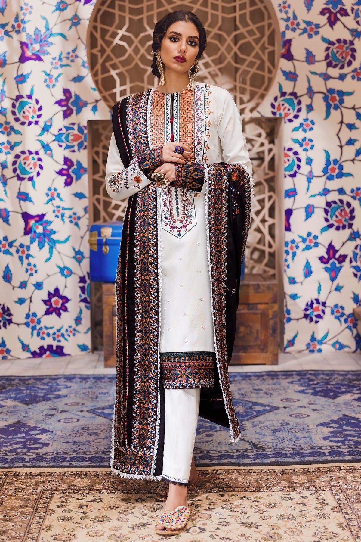 3110-SEVIL DIGITAL PRINTED EMBROIDERED LINEN UNSTITCHED