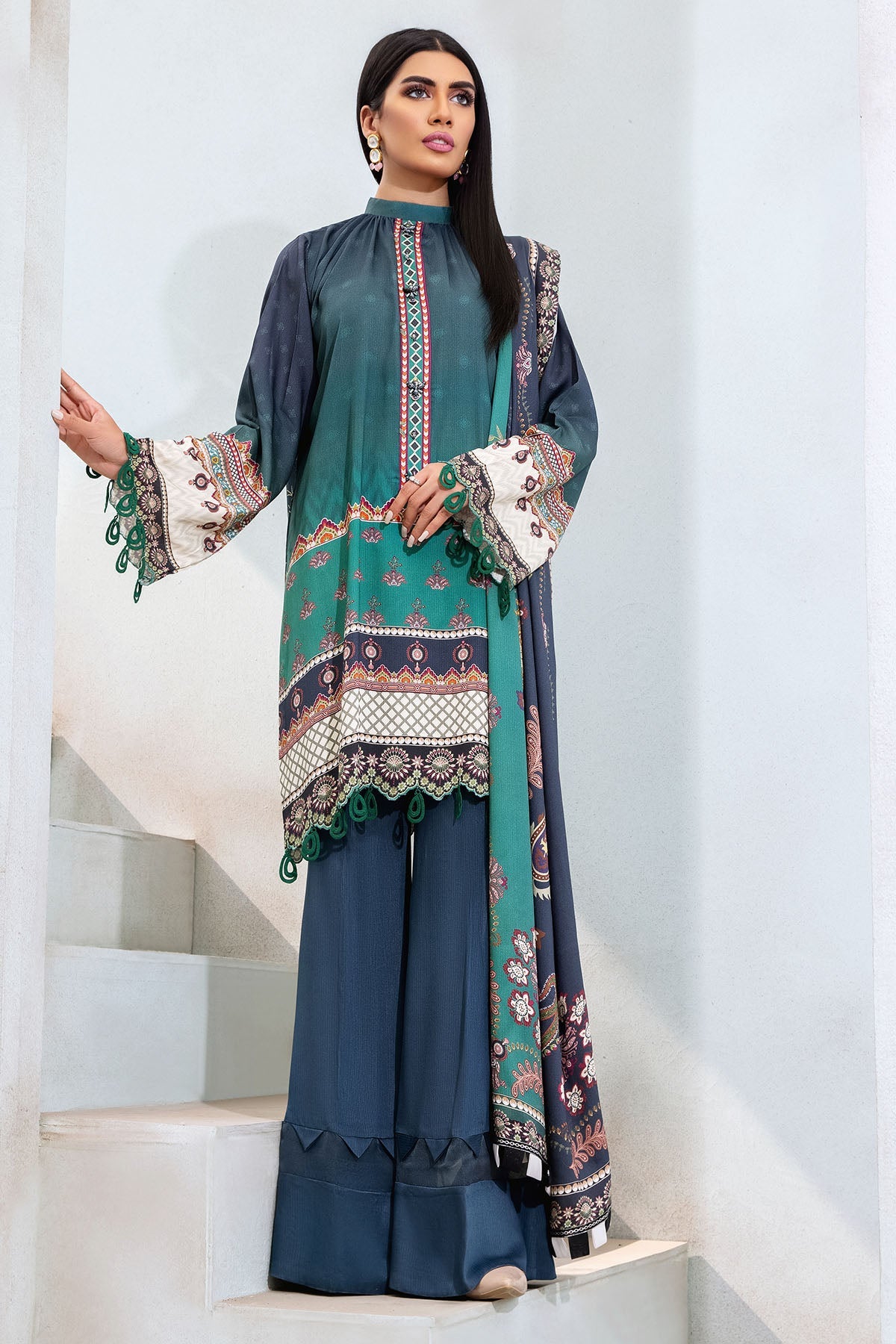 3113-BLUECYAN-HUES DIGITAL PRINTED COTAIL UNSTITCHED