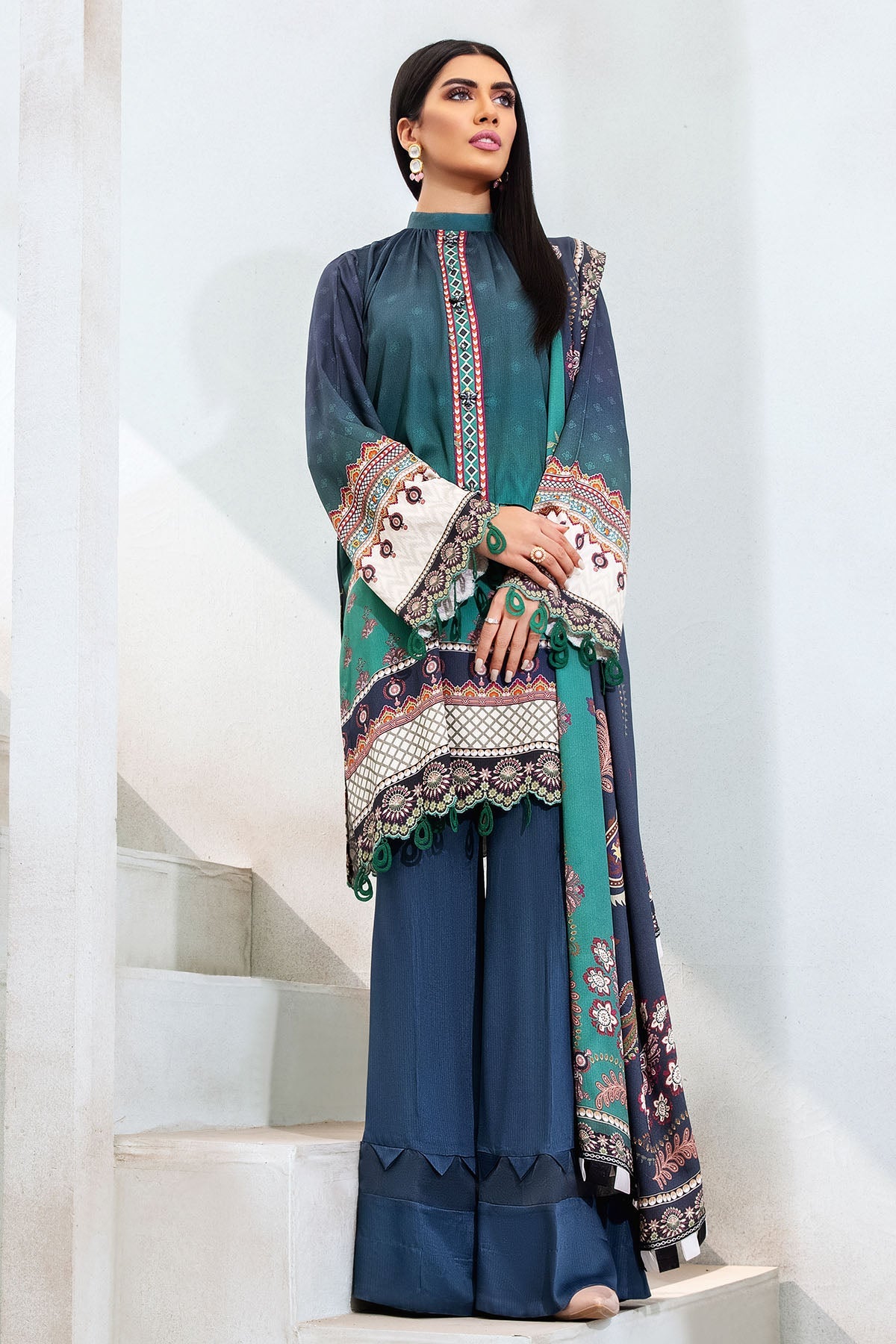3113-BLUECYAN-HUES DIGITAL PRINTED COTAIL UNSTITCHED