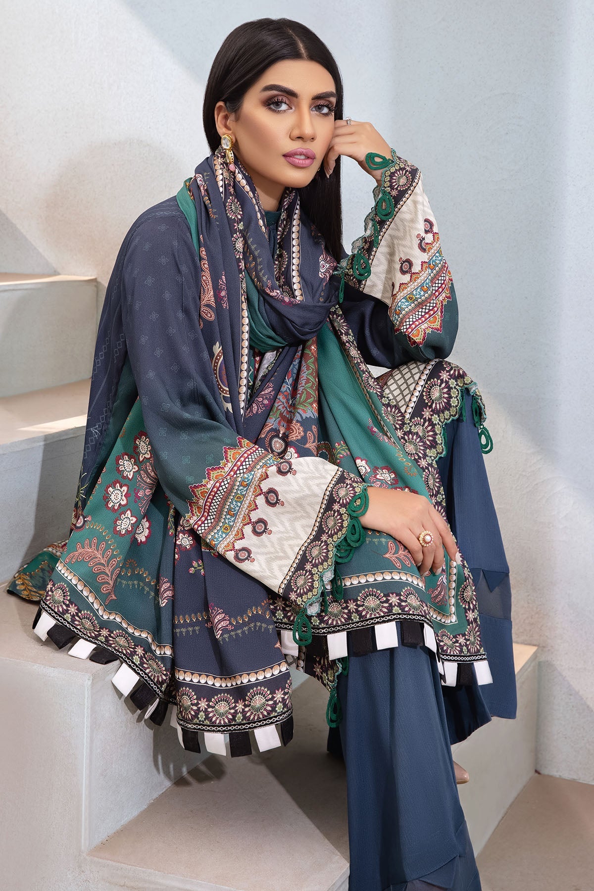 3113-BLUECYAN-HUES DIGITAL PRINTED COTAIL UNSTITCHED