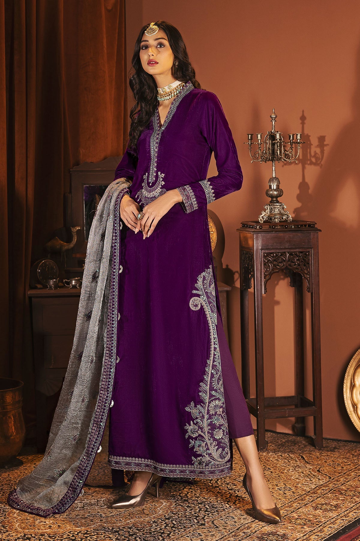 3168-MEHAR-UN-NISA EMBROIDERED VELVET UNSTITCHED