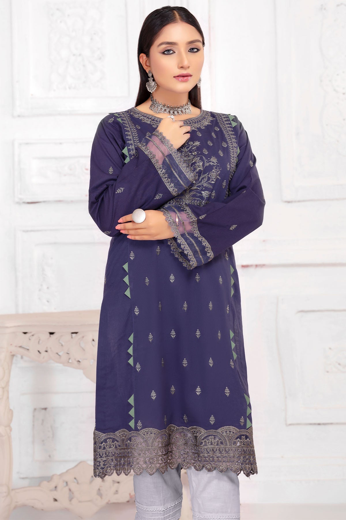3183-LASOUCI EMBROIDERED LAWN STITCHED