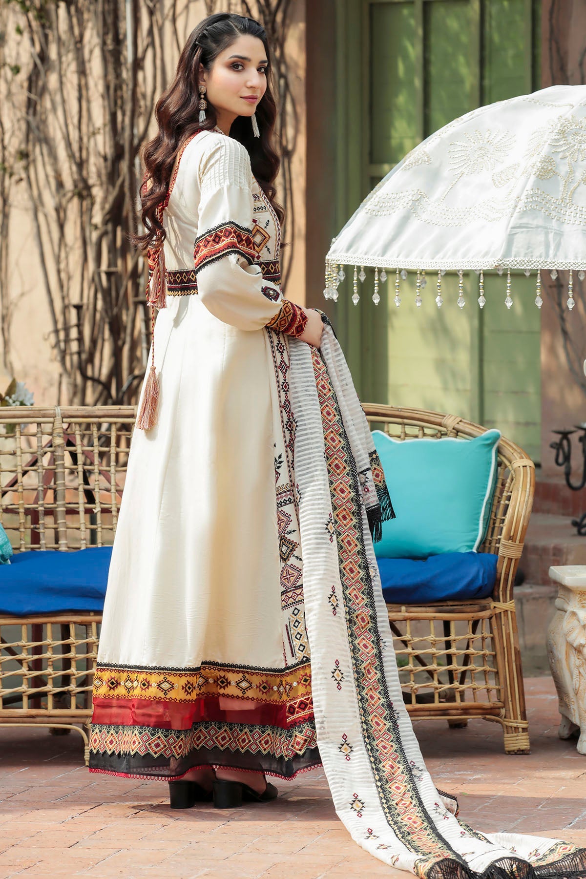 3196-GEOMETRIC-GORDEN EMBROIDERED LAWN STITCHED