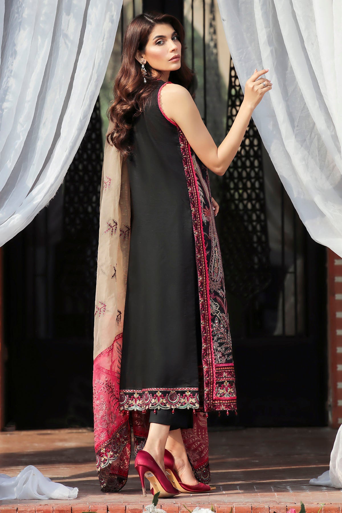 3201-GARDAN OFF-WONDER EMBROIDERED LAWN UNSTITCHED