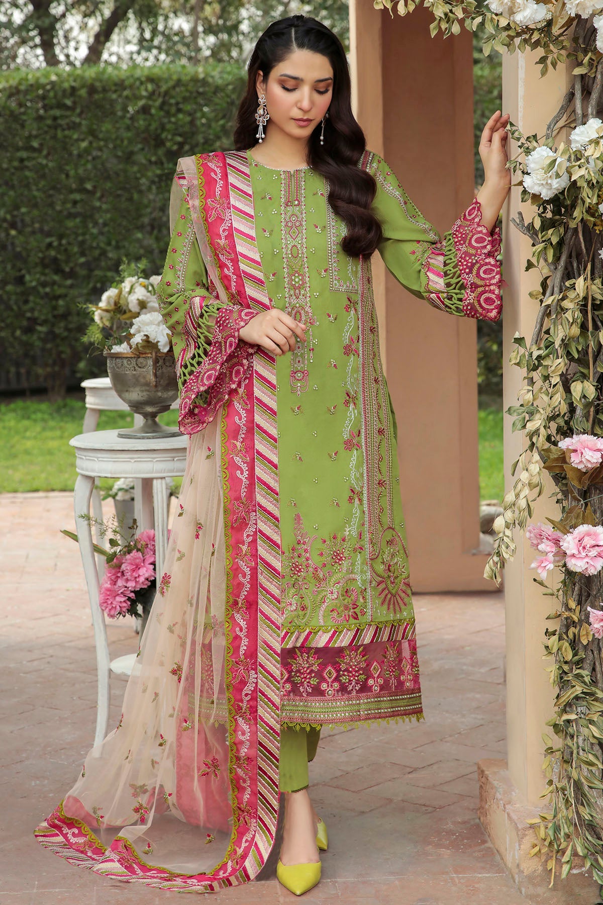 3206-DELPHI EMBROIDERED LAWN STITCHED