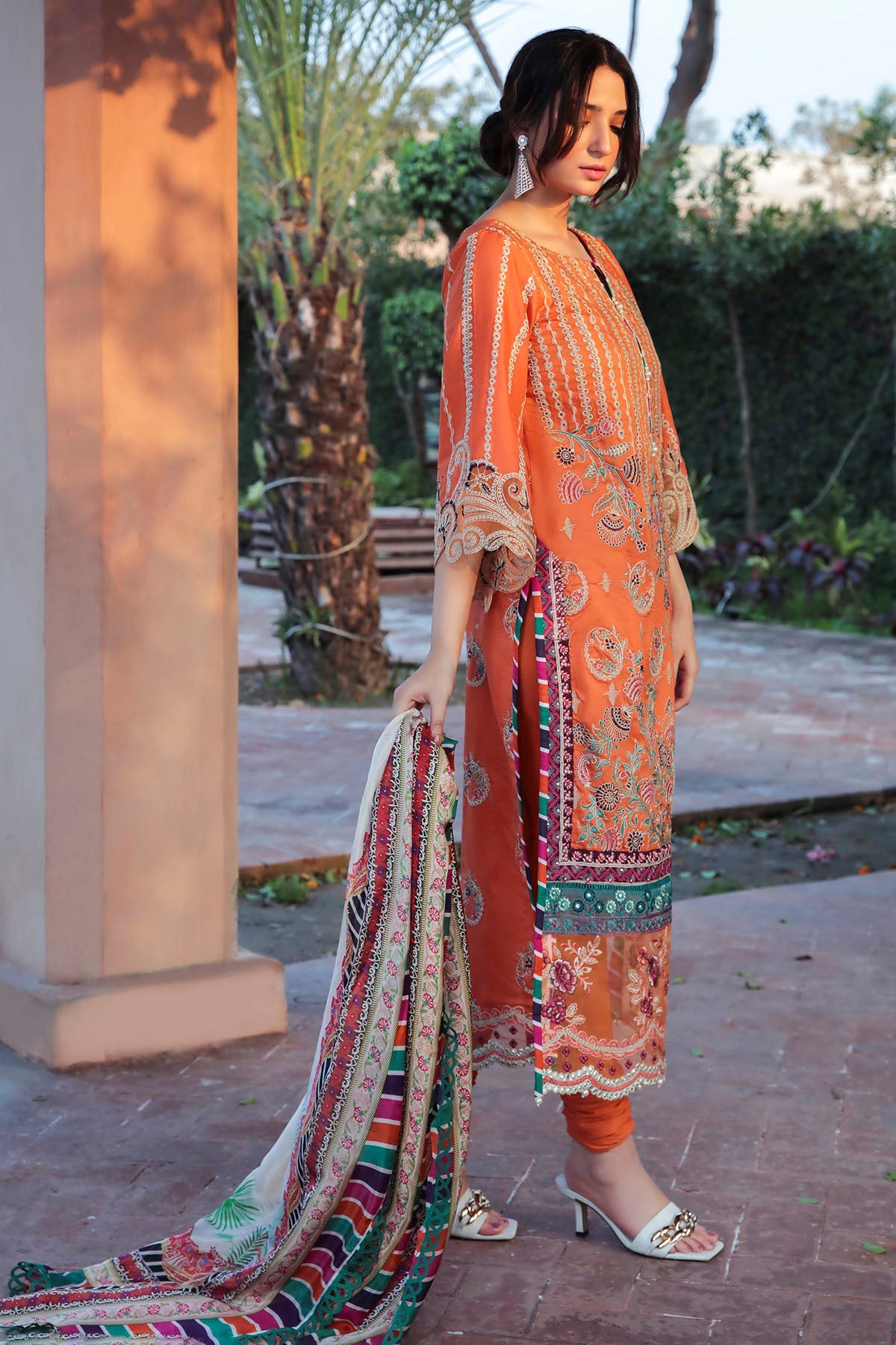 3215-SUMMER-BLOOM EMBROIDERED LAWN UNSTITCHED