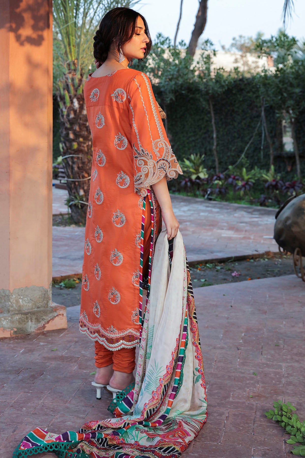 3215-SUMMER-BLOOM EMBROIDERED LAWN UNSTITCHED