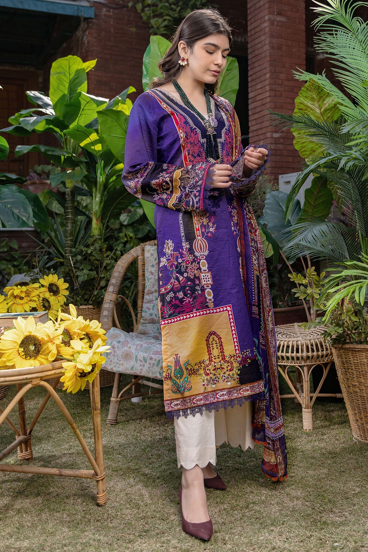 3233-WISTERIA DIGITAL PRINTED LAWN UNSTITCHED