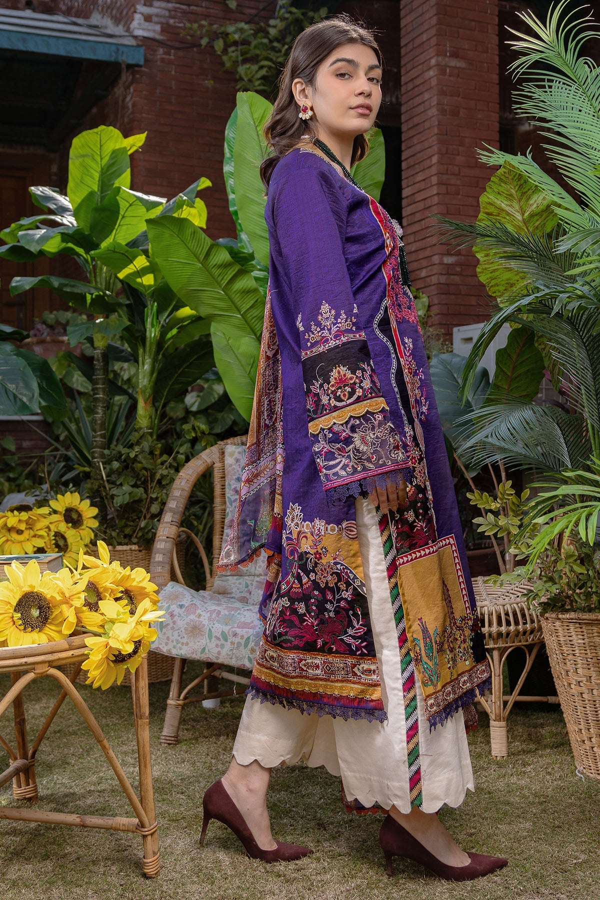 3233-WISTERIA DIGITAL PRINTED LAWN UNSTITCHED