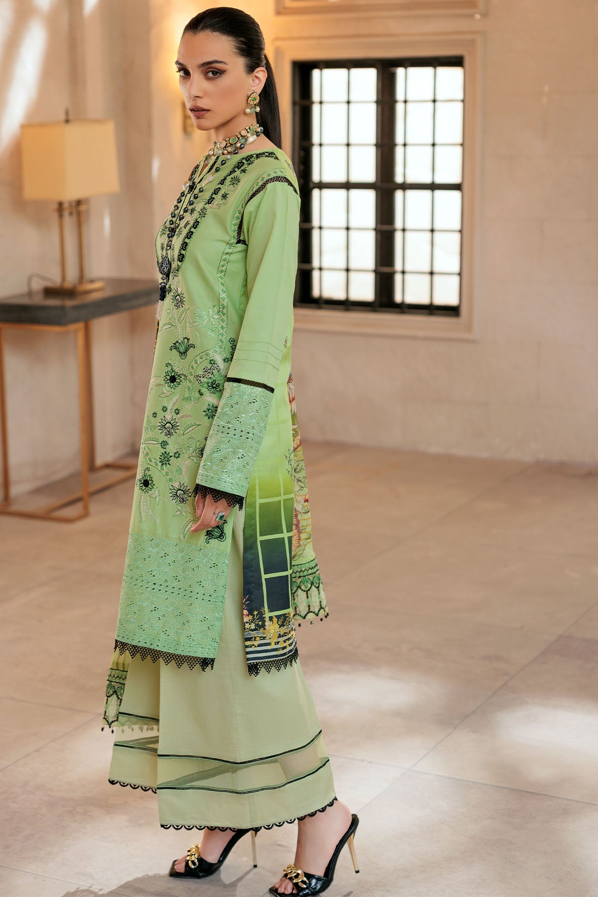 3286-ELIZA EMBROIDERED LAWN UNSTITCHED