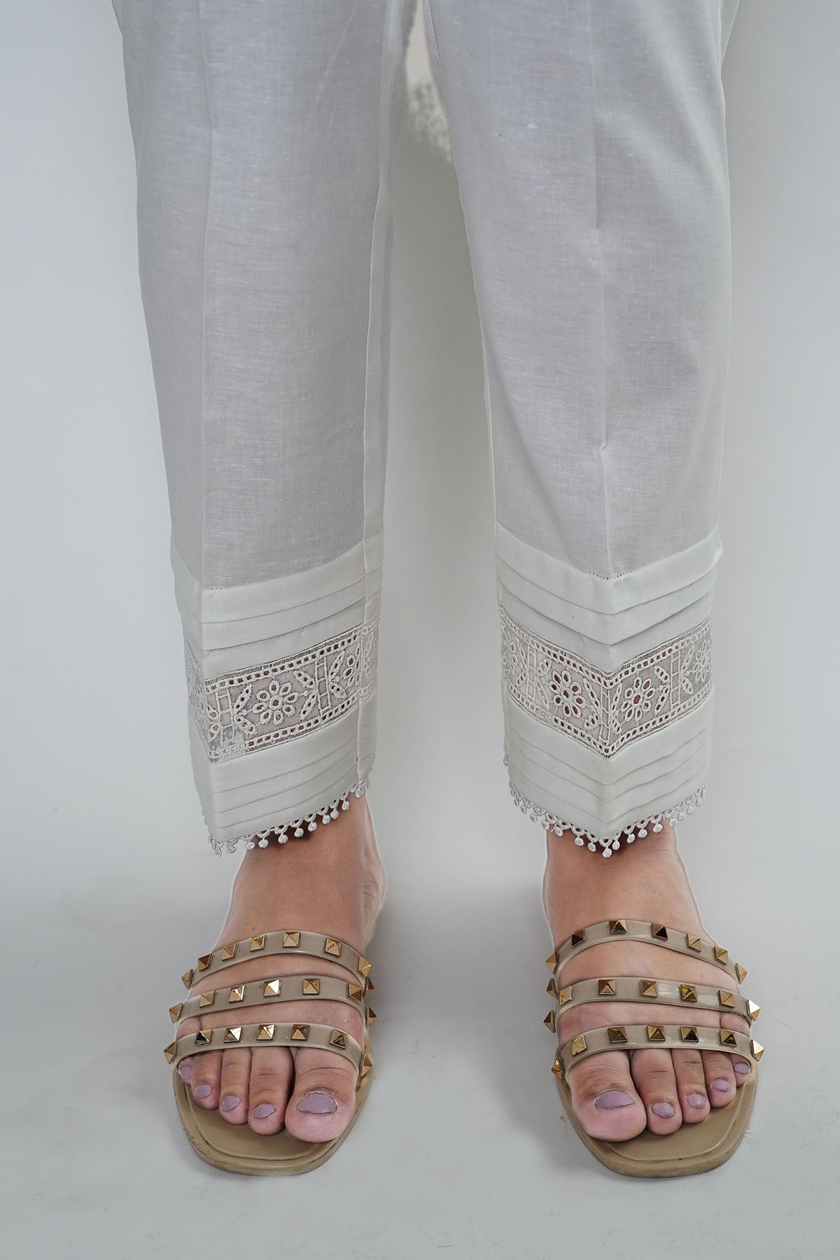 3368-WHITE EMBROIDERED TROUSER STITCHED