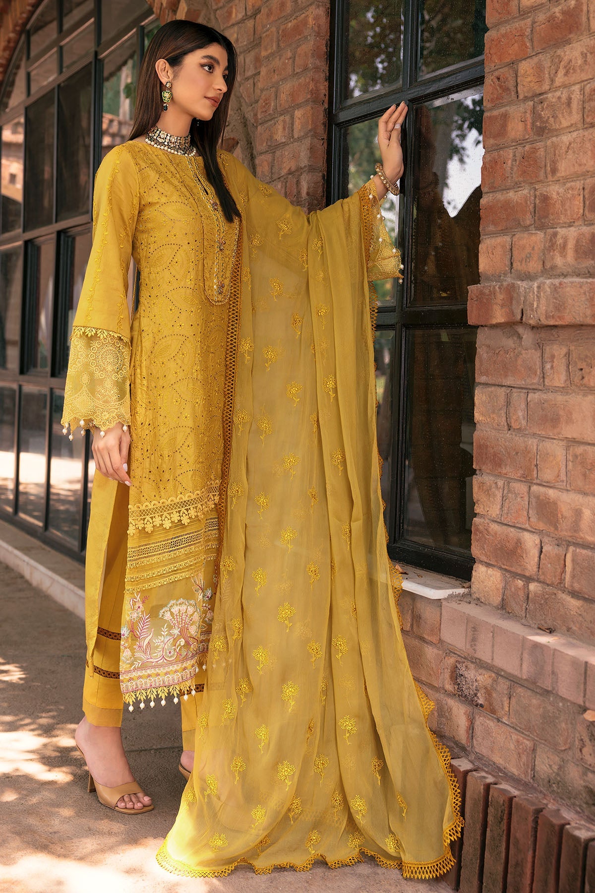 3390-DELNAZ EMBROIDERED LAWN STITCHED