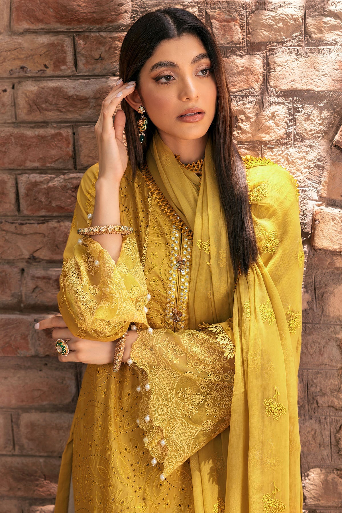 3390-DELNAZ EMBROIDERED LAWN STITCHED