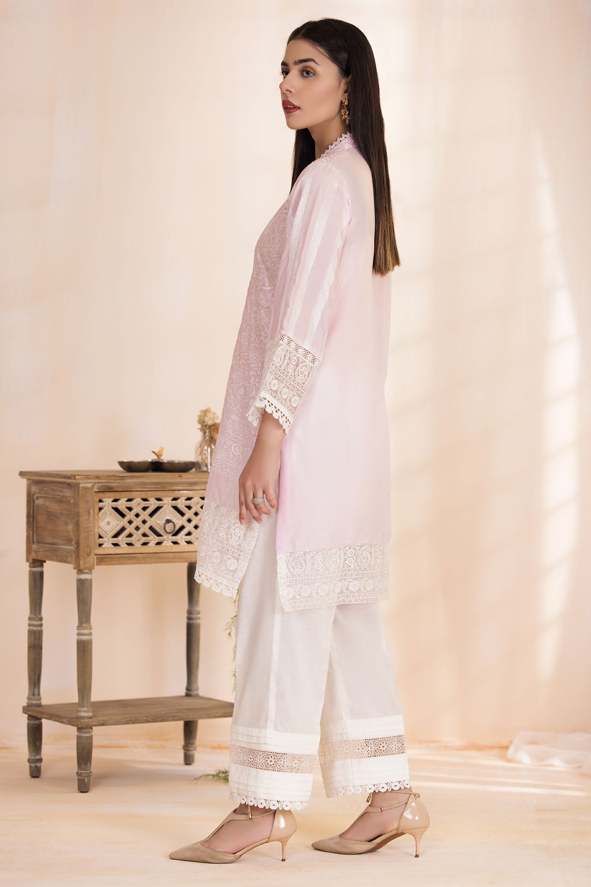 3402-BLISSFUL EMBROIDERED SCHIFFLI LAWN STITCHED