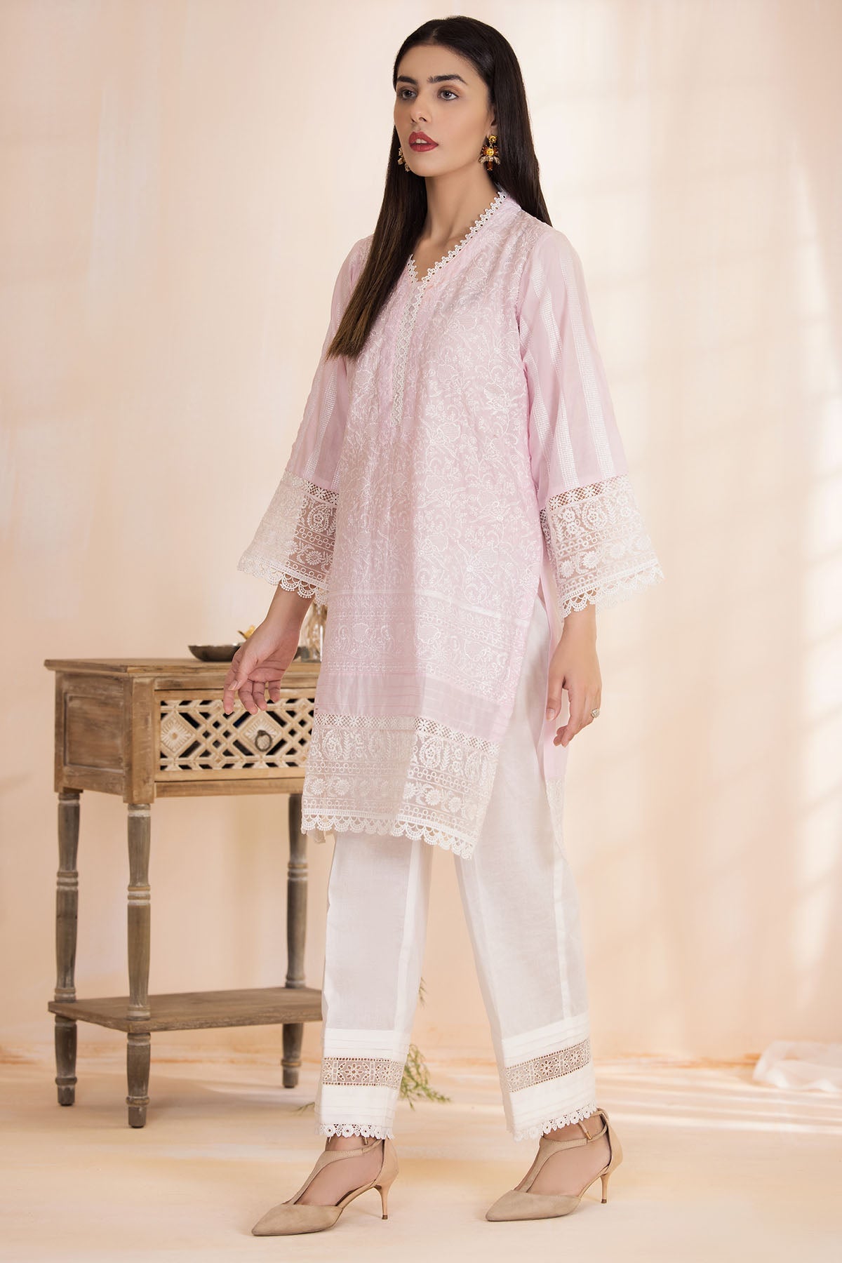 3402-BLISSFUL EMBROIDERED SCHIFFLI LAWN STITCHED