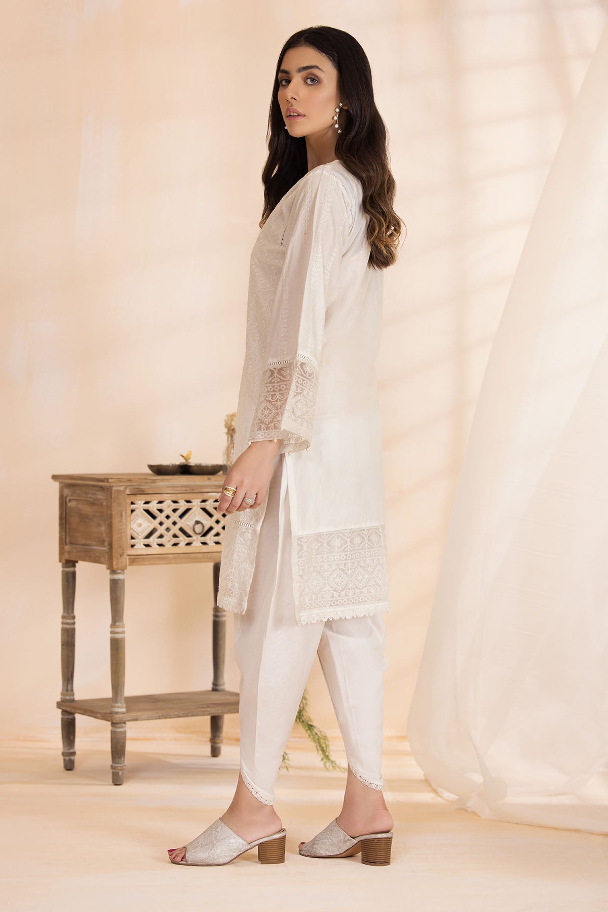 3405-KAGHAN EMBROIDERED SCHIFFLI LAWN STITCHED