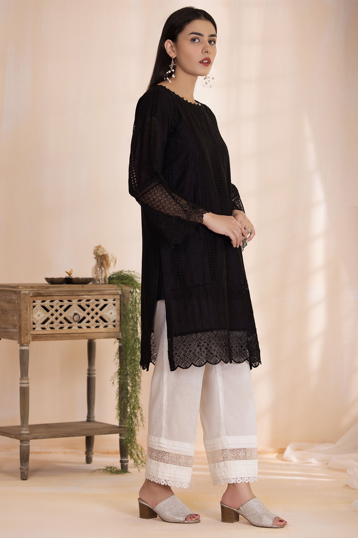 3406-JOON EMBROIDERED SCHIFFLI LAWN STITCHED