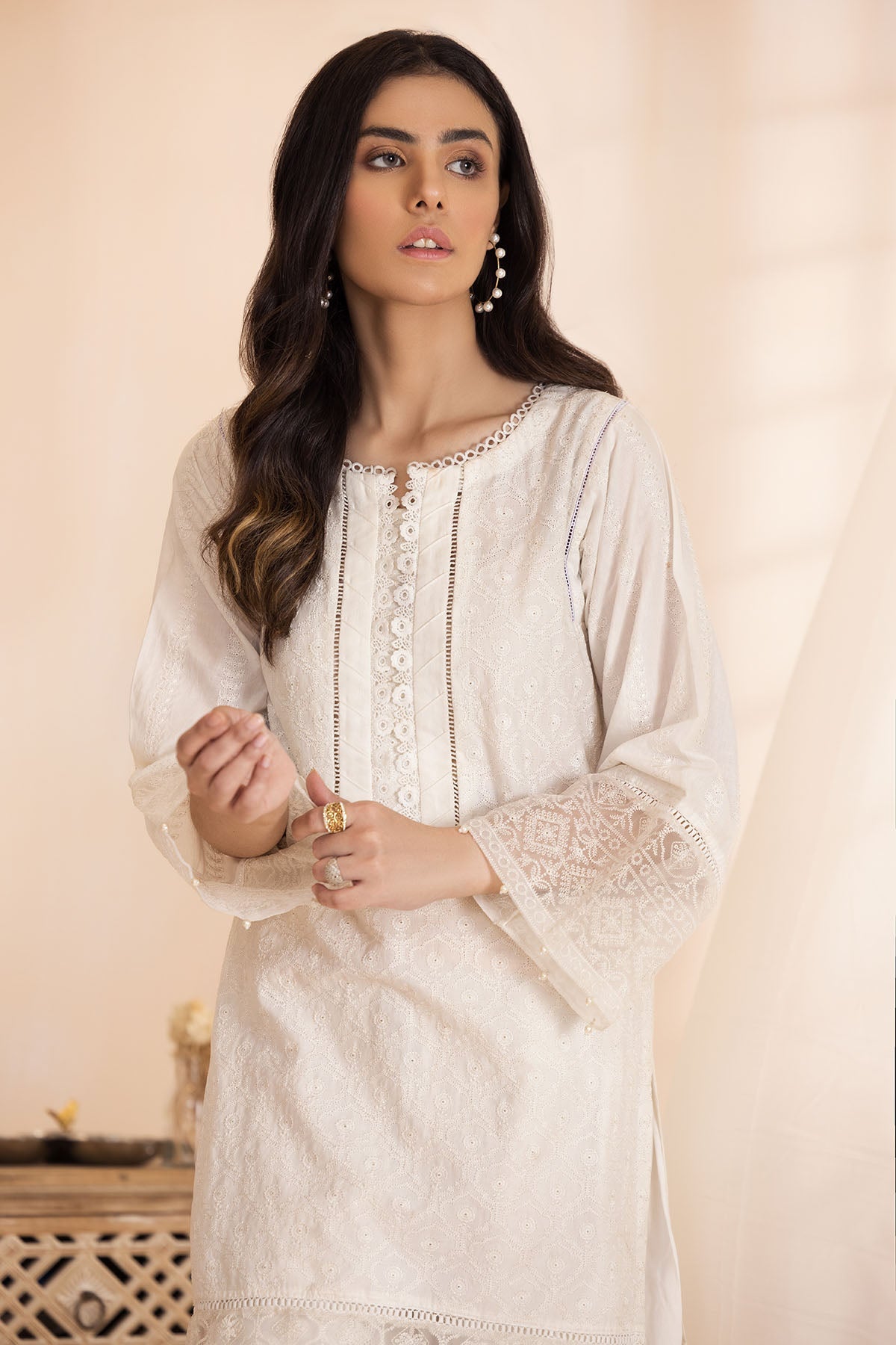 3407-KAVEH EMBROIDERED SCHIFFLI LAWN STITCHED