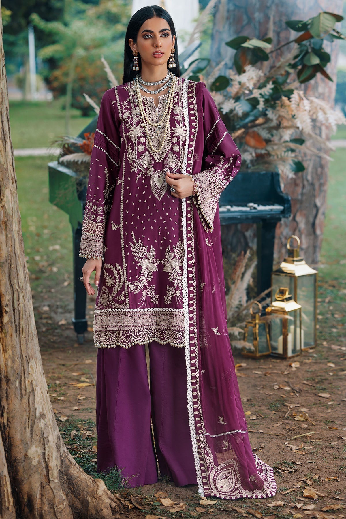 3488-CALDER EMBROIDERED COTTON SATIN UNSTITCHED