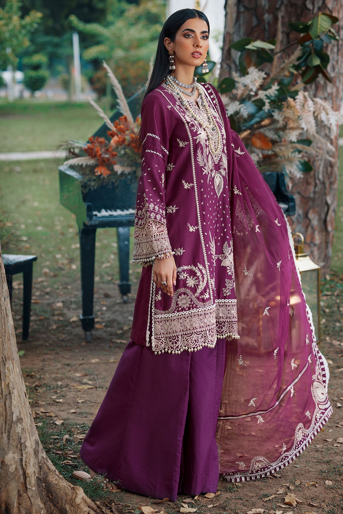 3488-CALDER EMBROIDERED COTTON SATIN UNSTITCHED