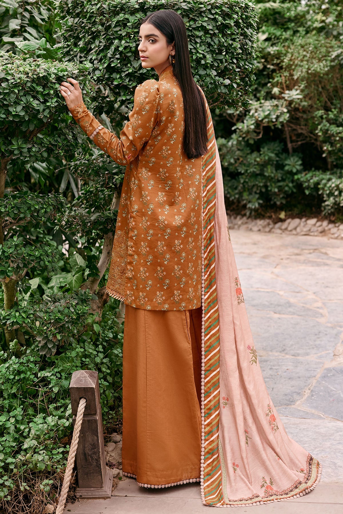 3533-ROSSE DIGITAL PRINTED LAWN UNSTITCHED
