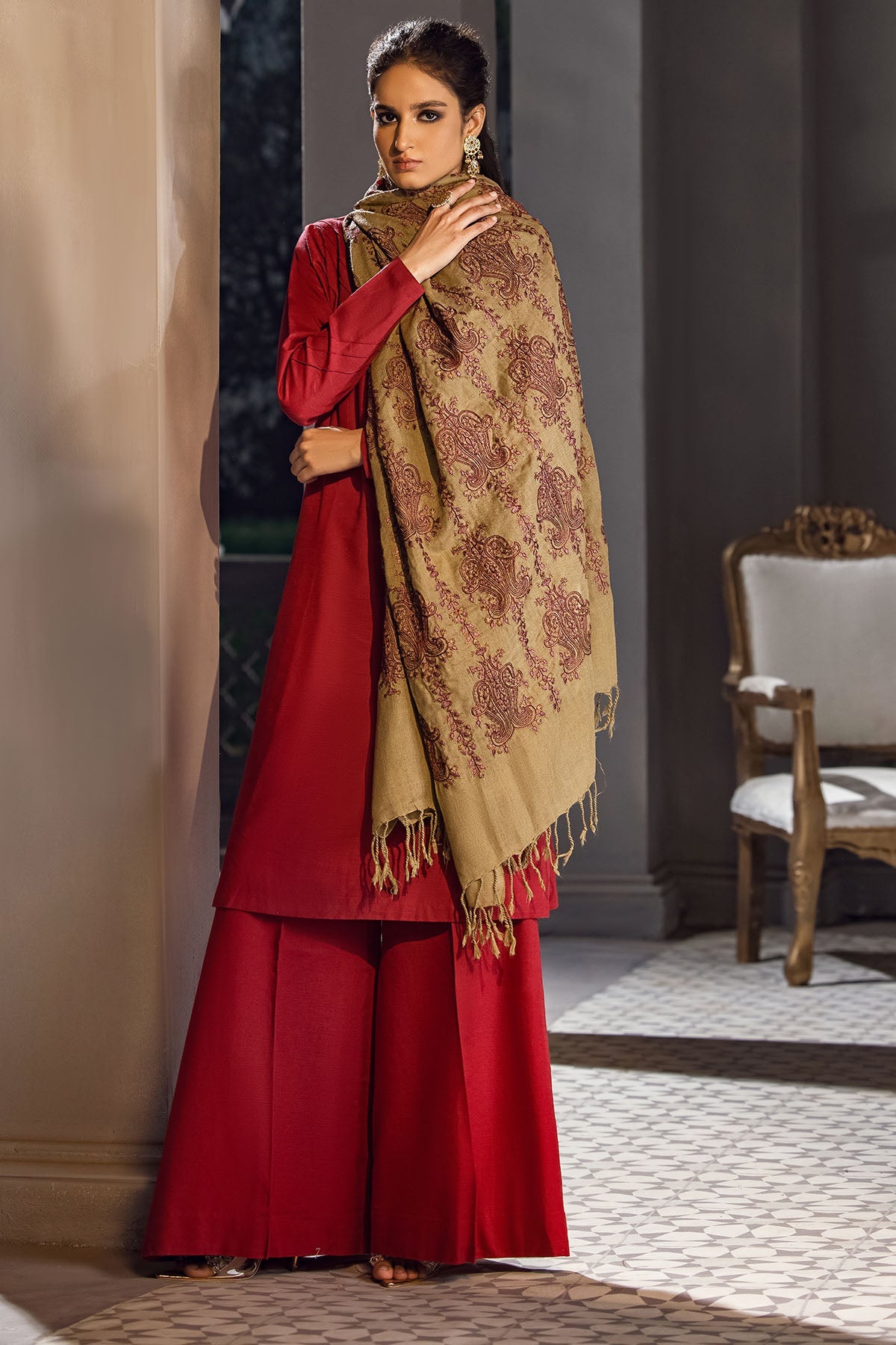 3651-SECRET-GARDEN EMBROIDERED PASHMINA BLEND SHAWL