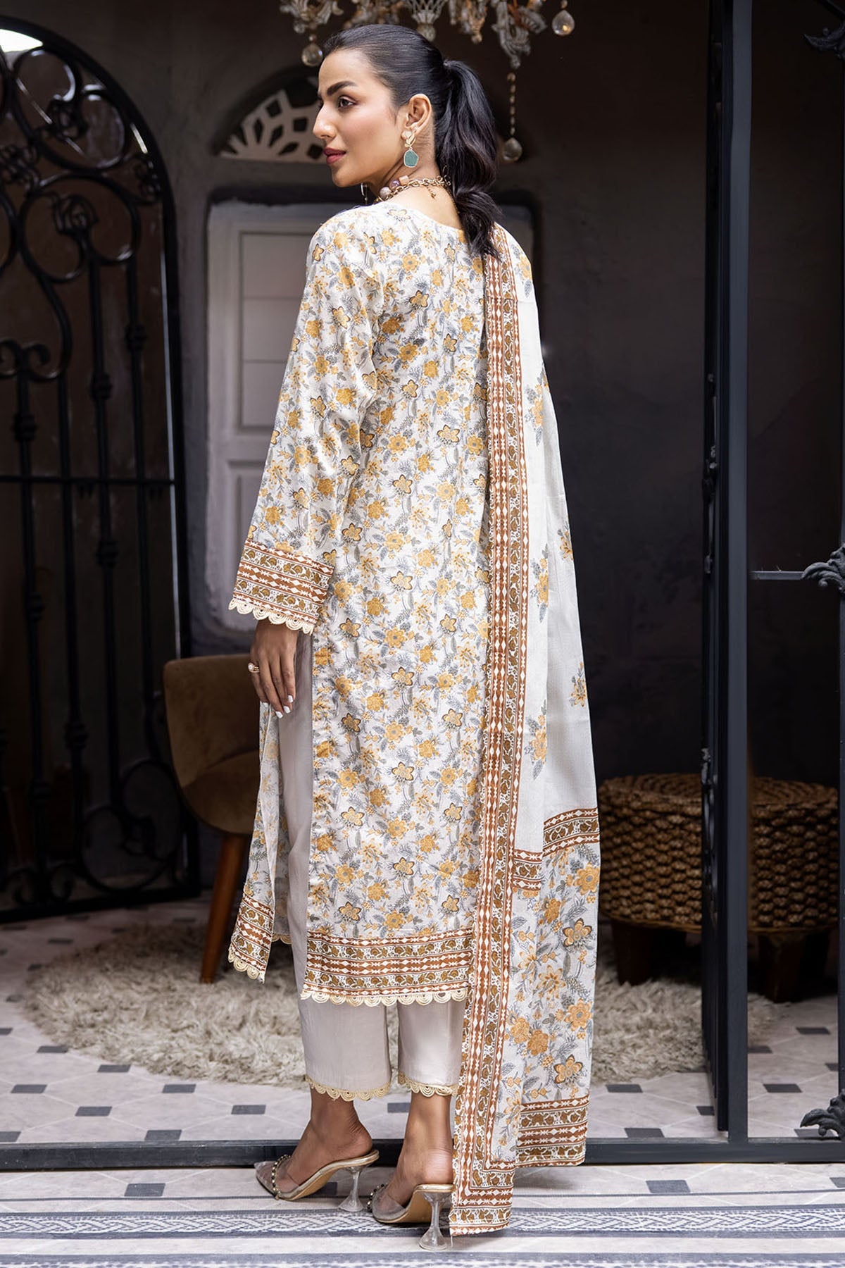 3724-ZOHA DIGITAL PRINTED LAWN UNSTITCHED