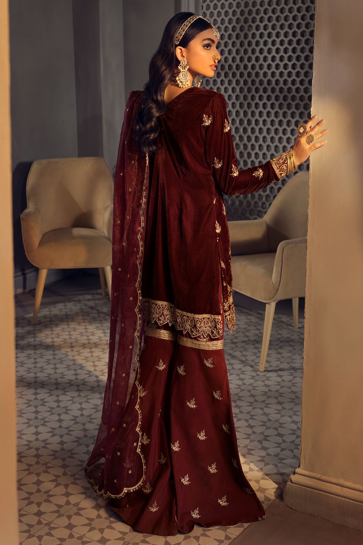 3773-TERN EMBROIDERED VELVET UNSTITCHED