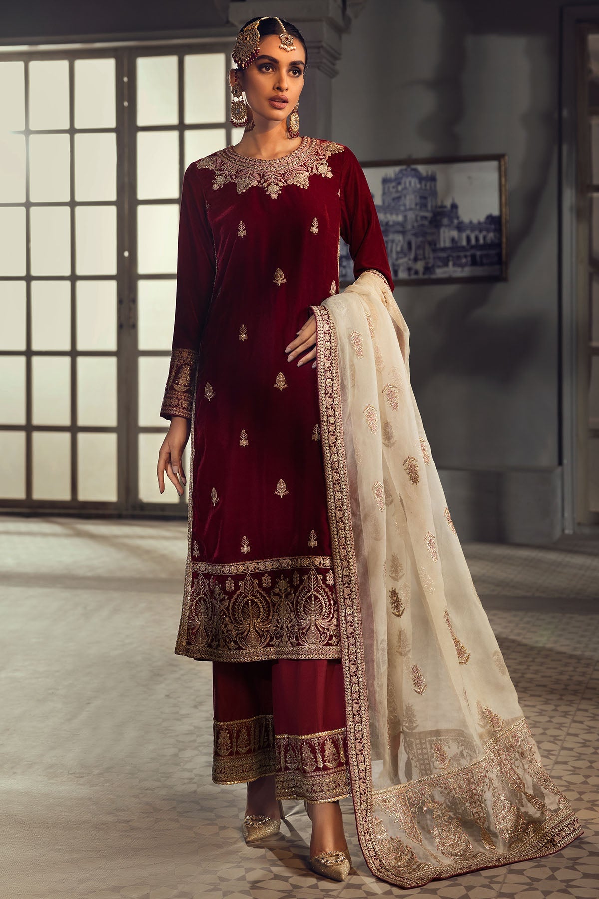 3775-FINCH EMBROIDERED VELVET UNSTITCHED