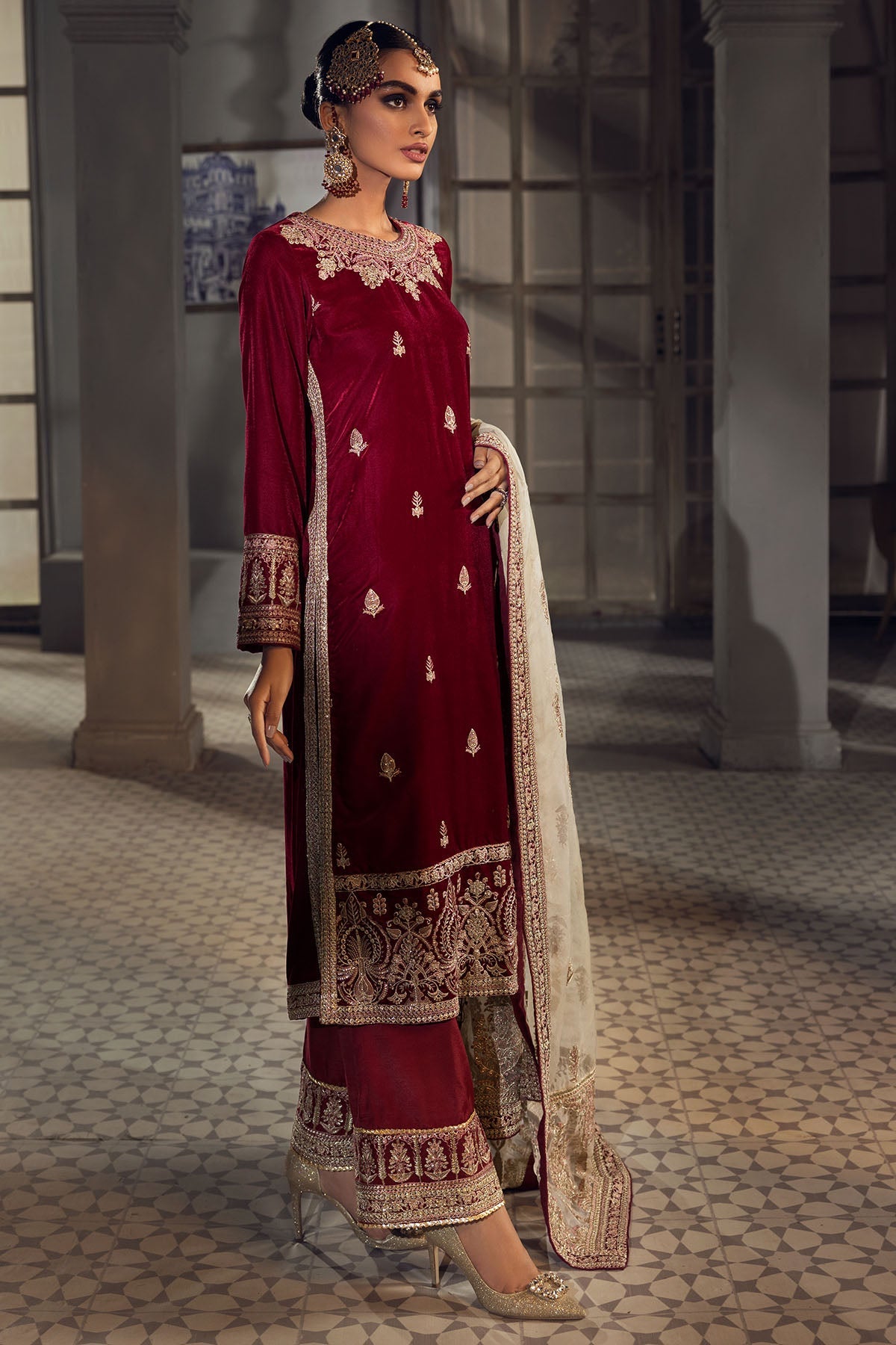 3775-FINCH EMBROIDERED VELVET UNSTITCHED
