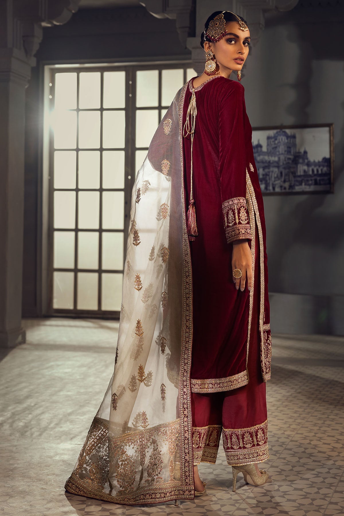3775-FINCH EMBROIDERED VELVET UNSTITCHED