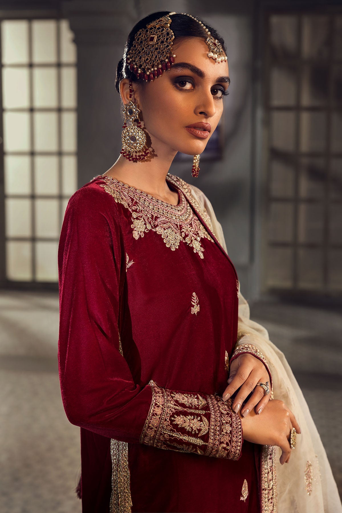 3775-FINCH EMBROIDERED VELVET UNSTITCHED
