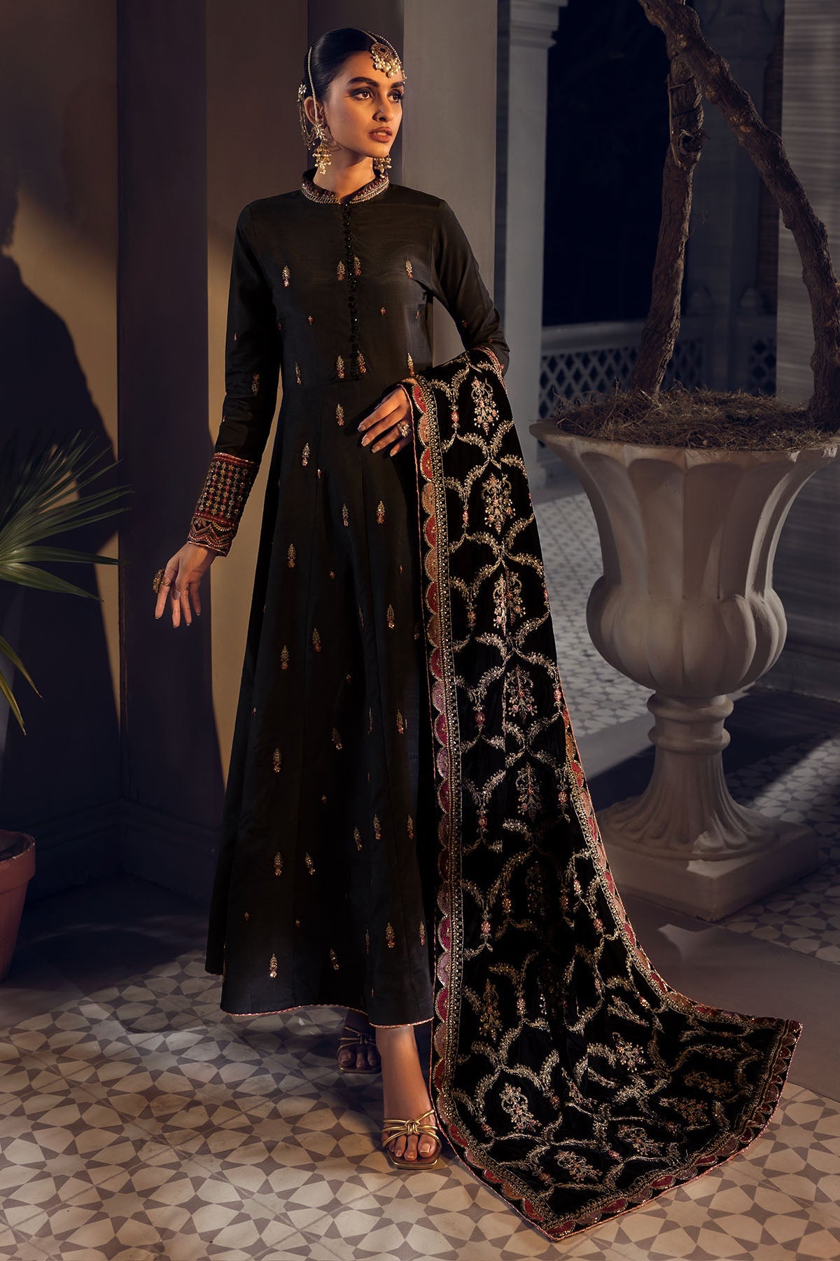 3780-SCAD EMBROIDERED SILK UNSTITCHED