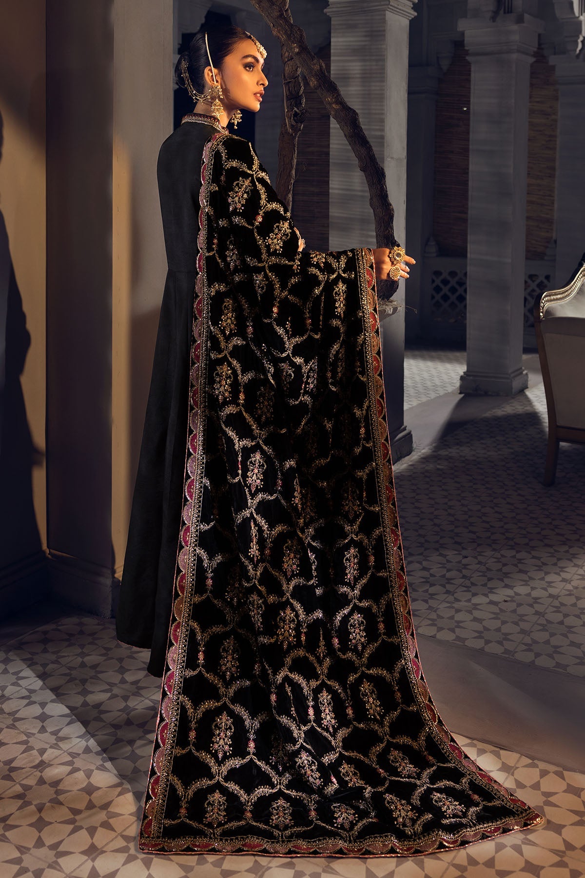 3780-SCAD EMBROIDERED SILK UNSTITCHED