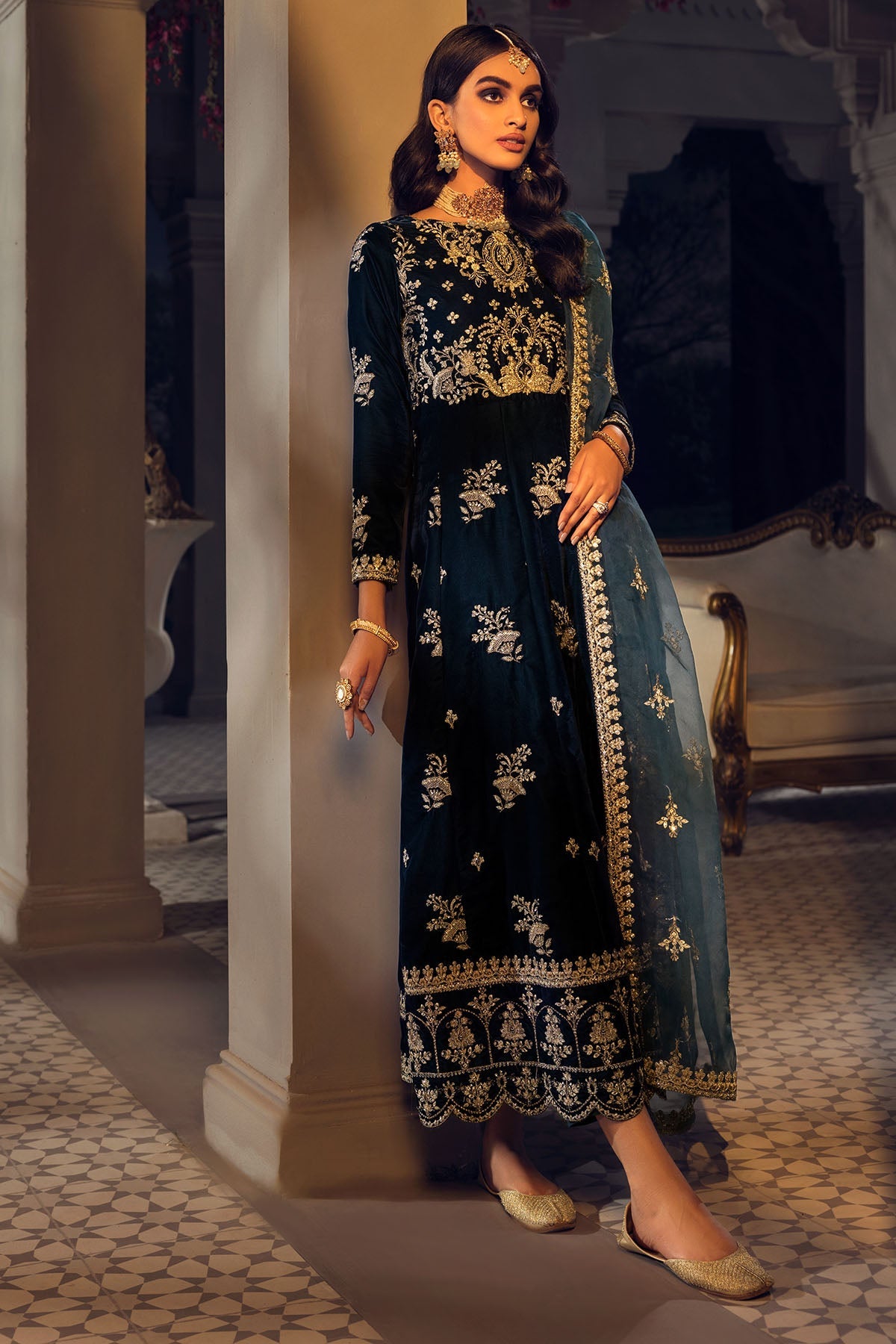 3782-SALMON EMBROIDERED VELVET UNSTITCHED