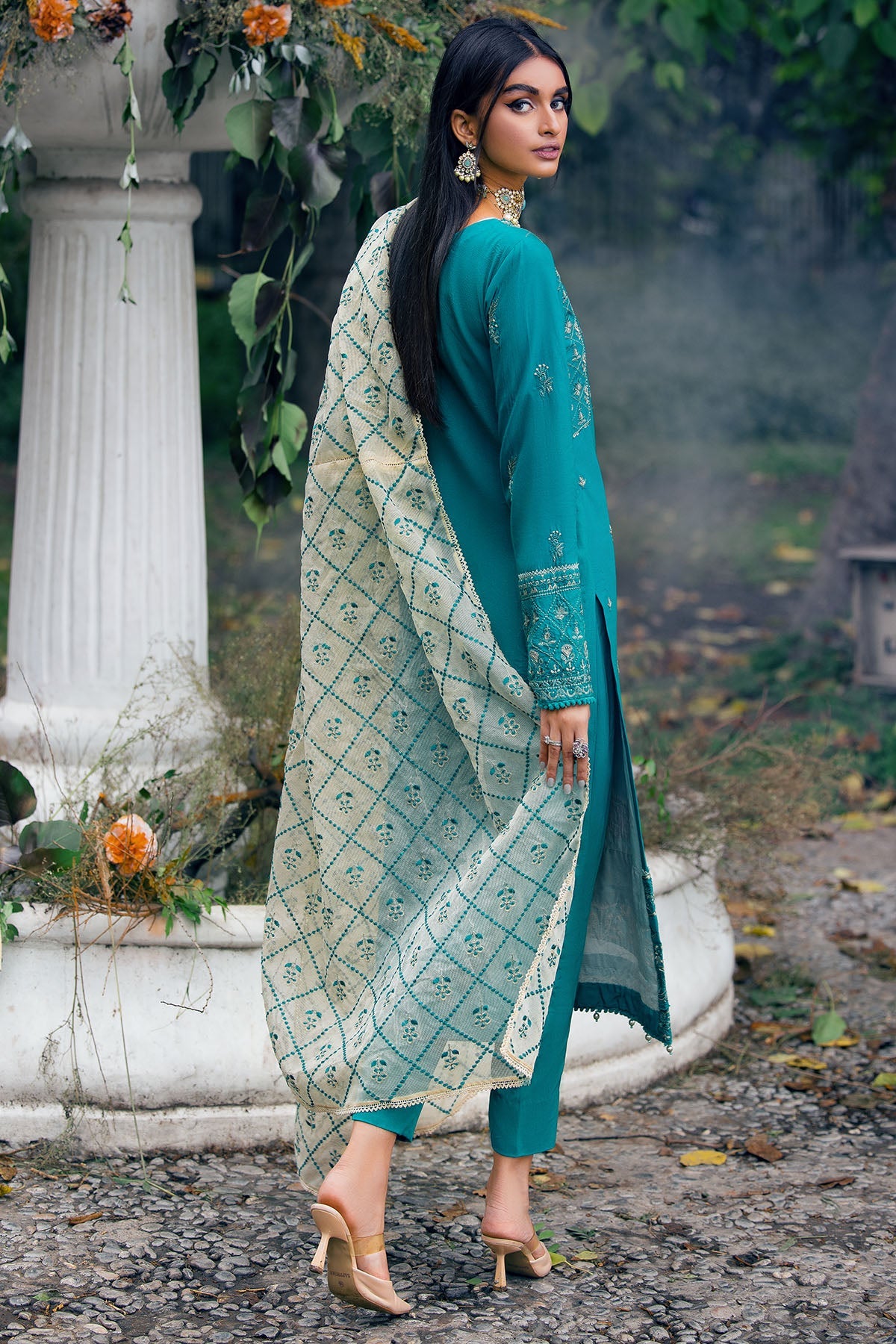 3787-CHARENTAIS EMBROIDERED LINEN STITCHED
