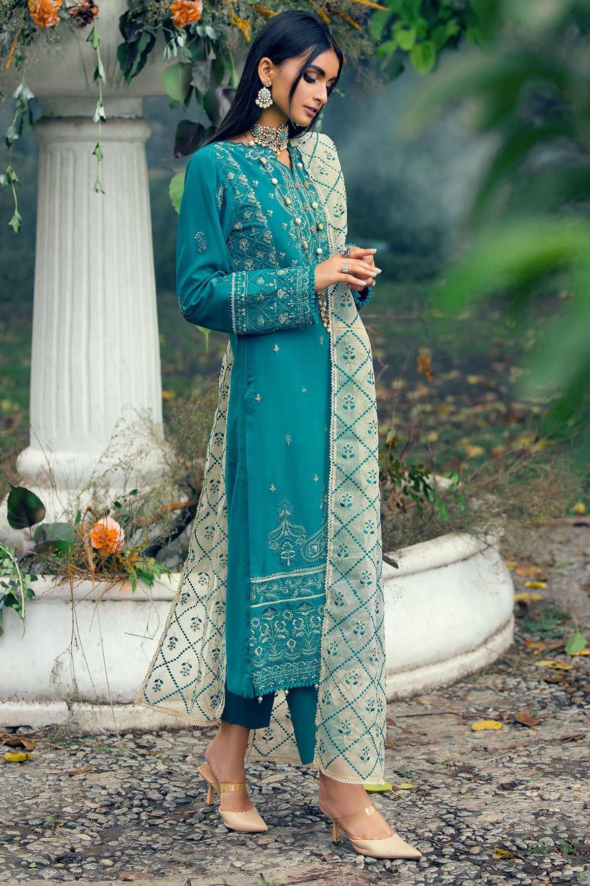 3787-CHARENTAIS EMBROIDERED LINEN STITCHED