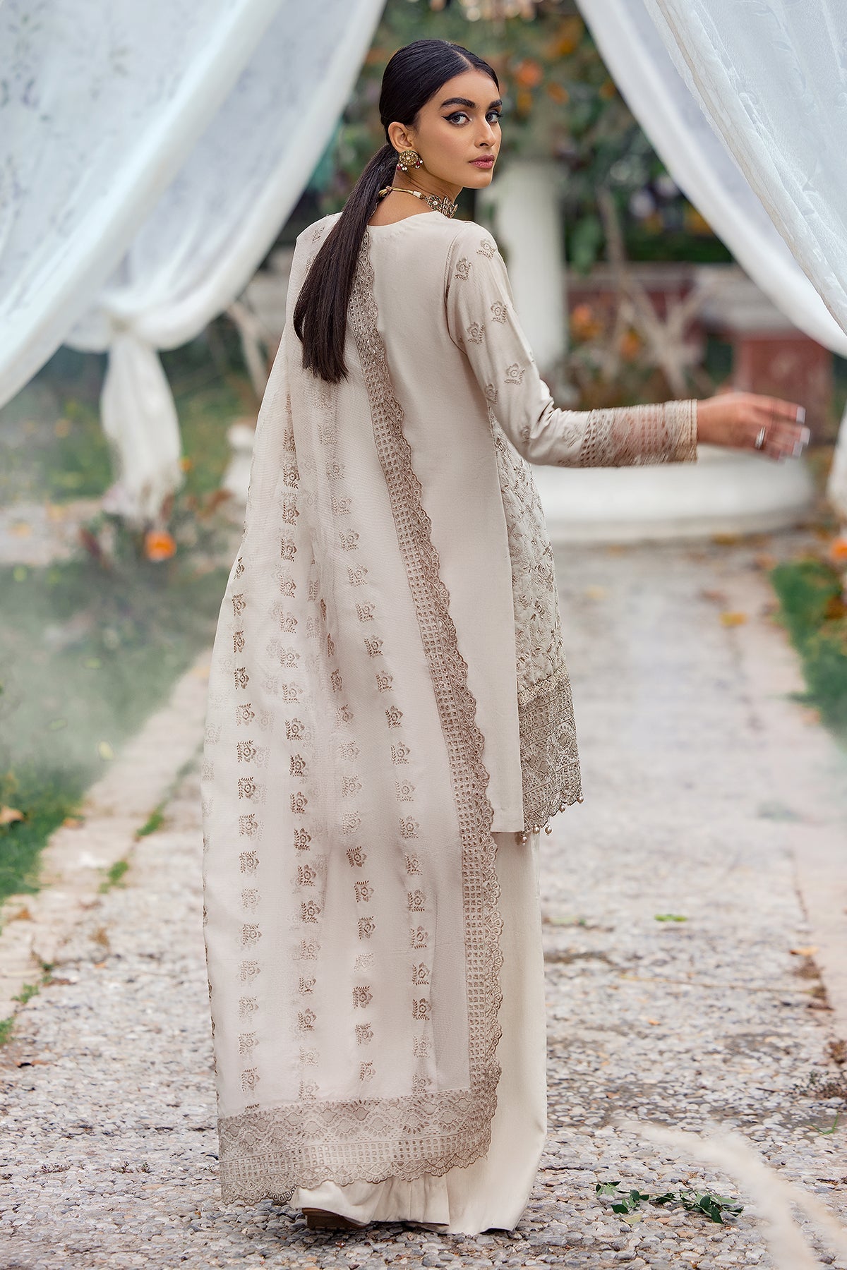 3792-BING EMBROIDERED LINEN UNSTITCHED