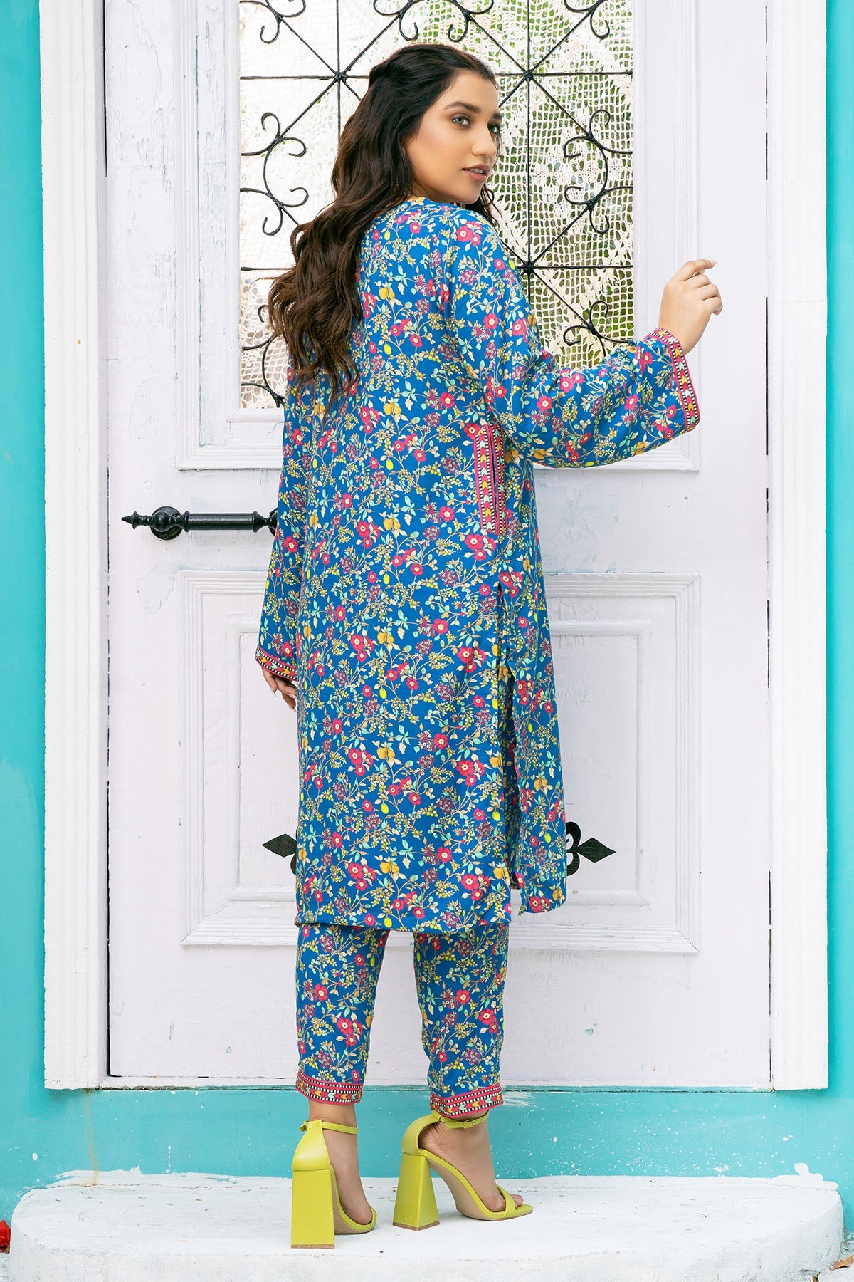 3798-PEONY DIGITAL PRINTED STAPLE SLUB FABRIC