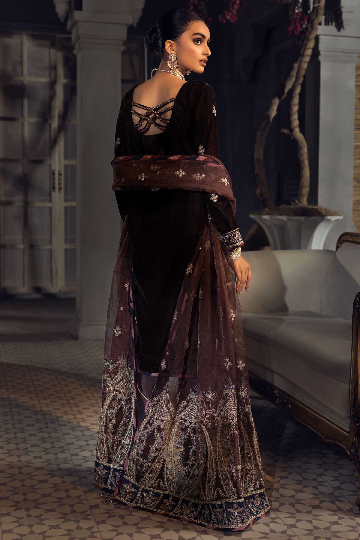 3826-RAYS EMBROIDERED VELVET UNSTITCHED