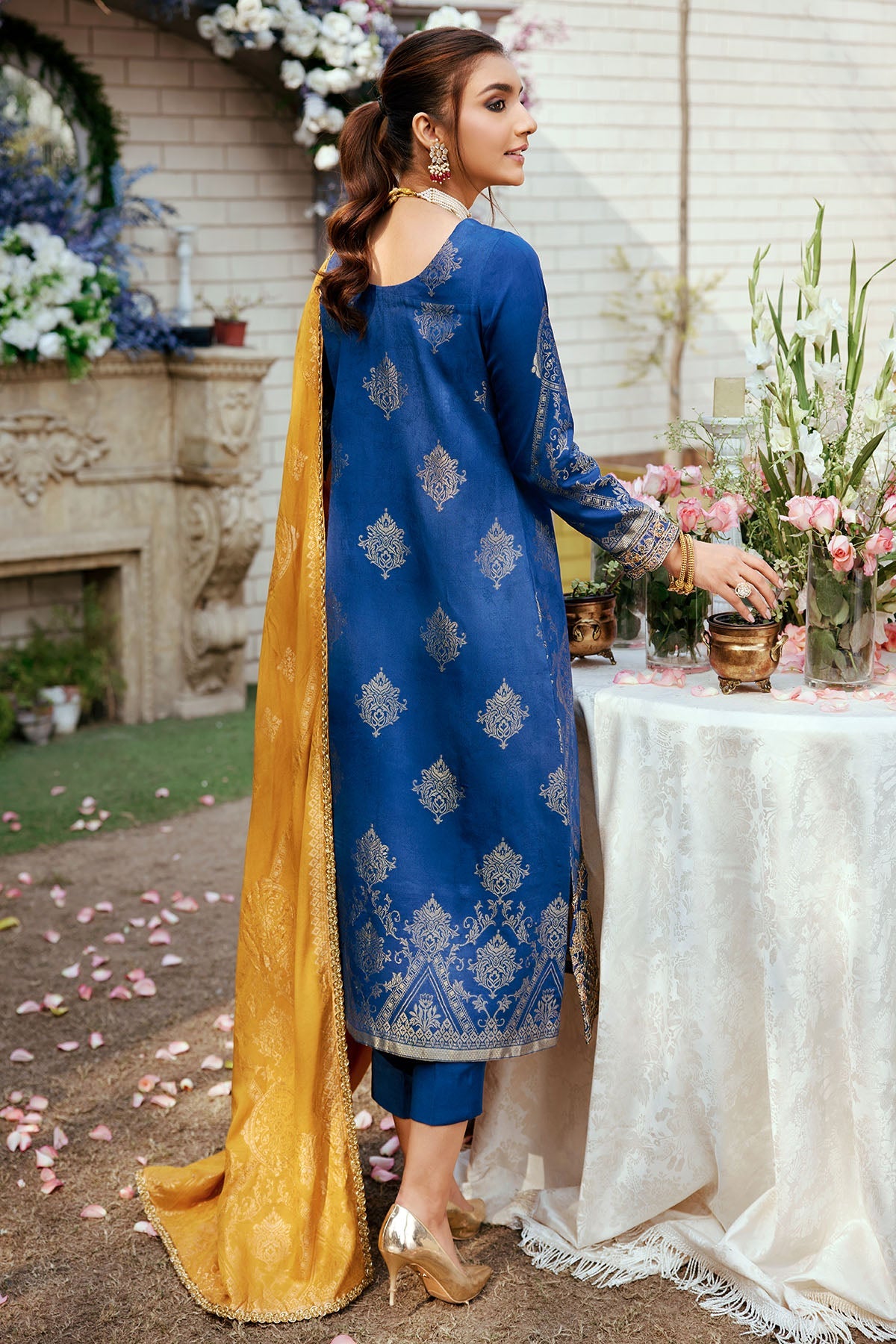 3864-ZEENAT EMBROIDERED JACQUARD UNSTITCHED