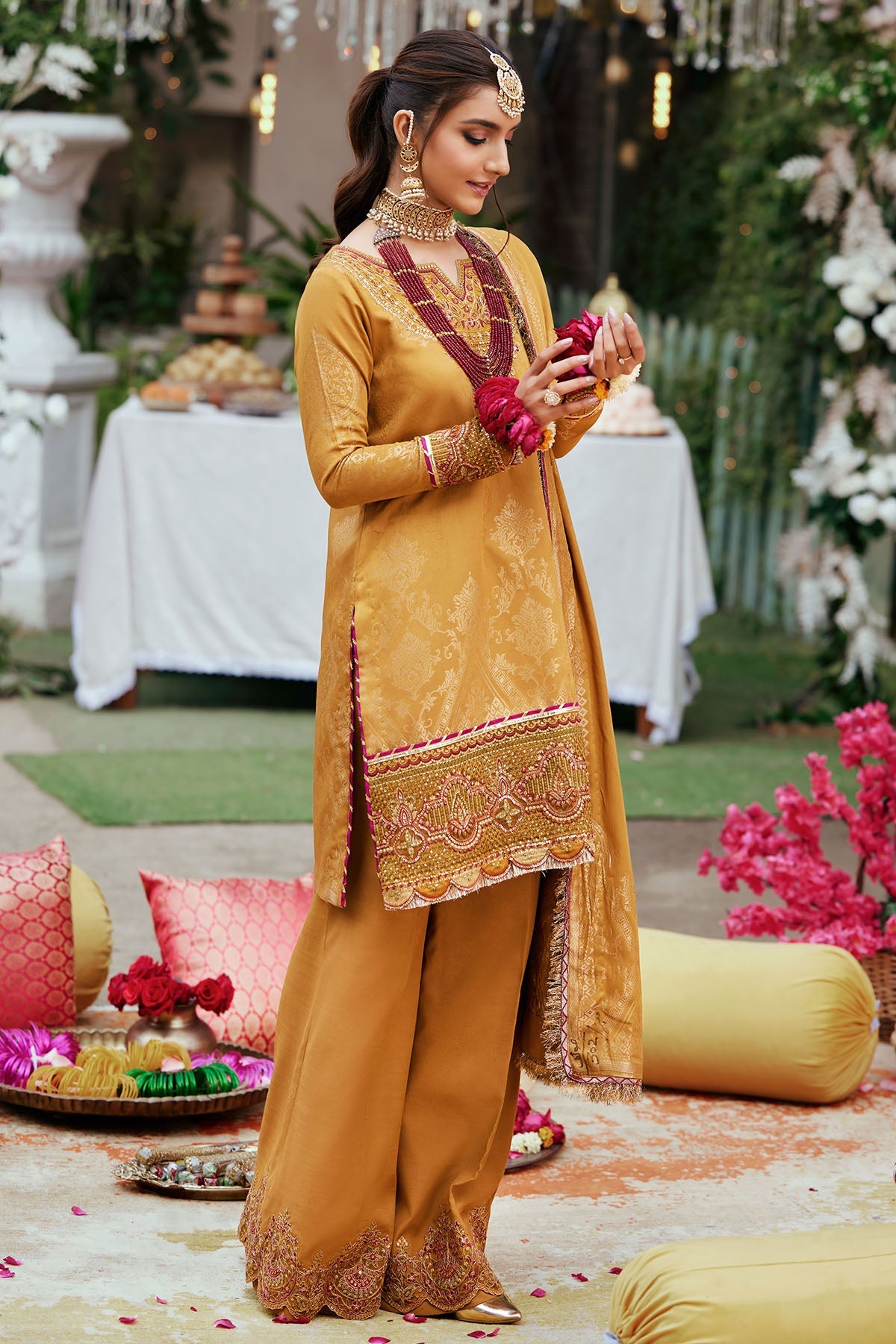 3867-BANO EMBROIDERED JACQUARD STITCHED