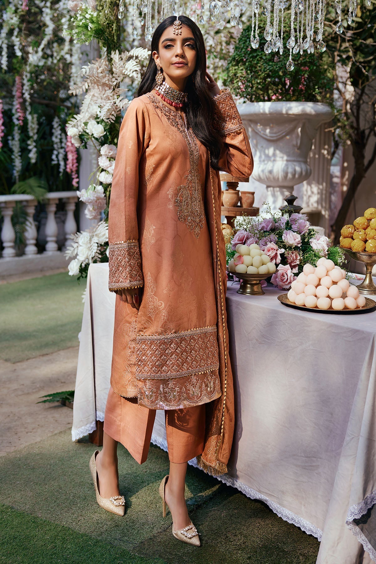 3870-LAILA EMBROIDERED JACQUARD STITCHED