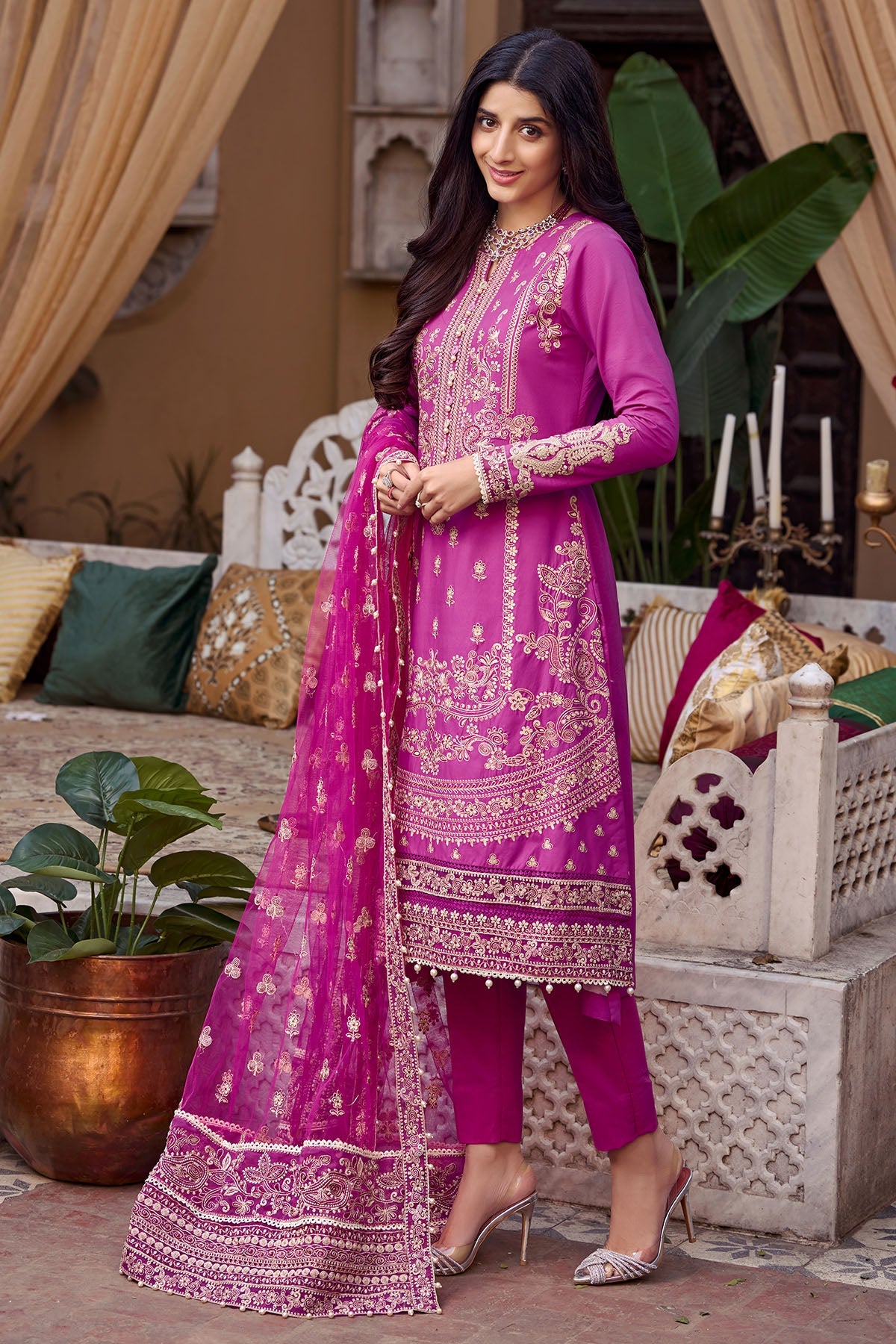4042-AMAANI EMBROIDERED LAWN UNSTITCHED