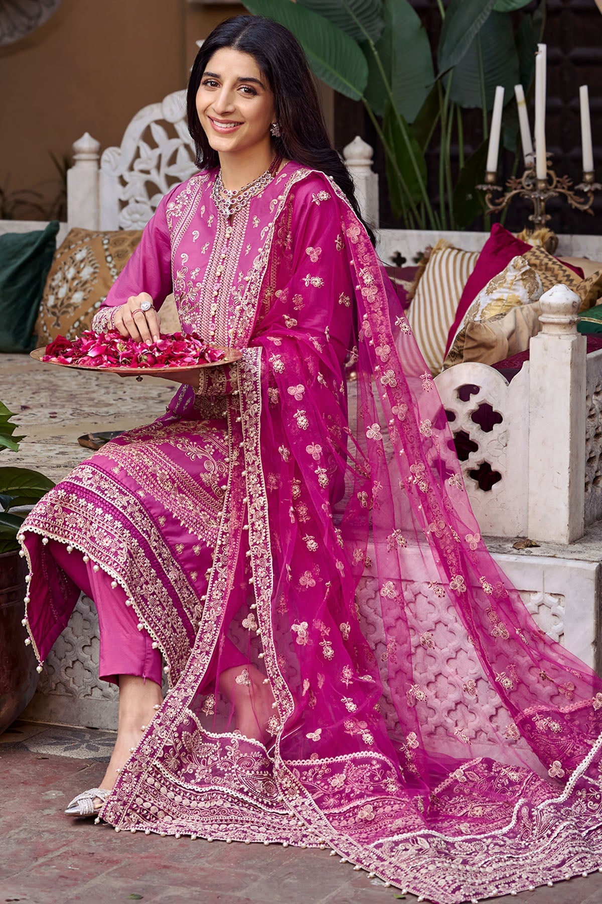 4042-AMAANI EMBROIDERED LAWN UNSTITCHED